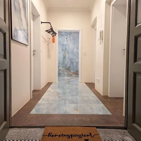 Royal 1 - Terrasse Nahe Zeisigwald