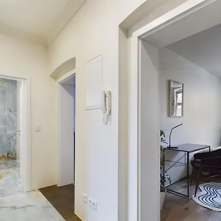 Royal 1 - Terrasse Nahe Zeisigwald * Chemnitz