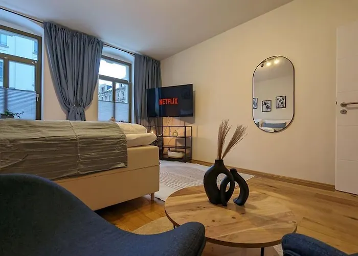 Royal 1 - Terrasse Nahe Zeisigwald