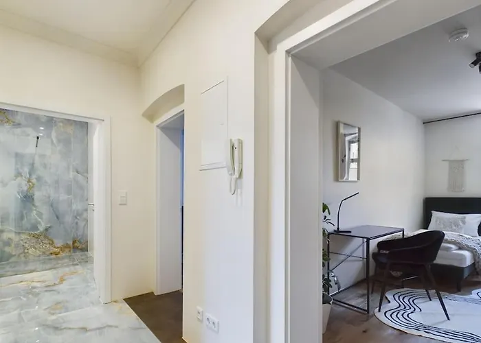 Royal 1 - Terrasse Nahe Zeisigwald * Хемниц